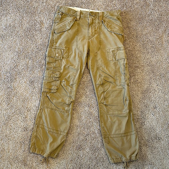 Ralph Lauren VINTAGE RL-067 cargo joggers. Excellent cond. No flaws. 33” X 32”.